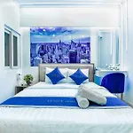 Venice 1 Hotel